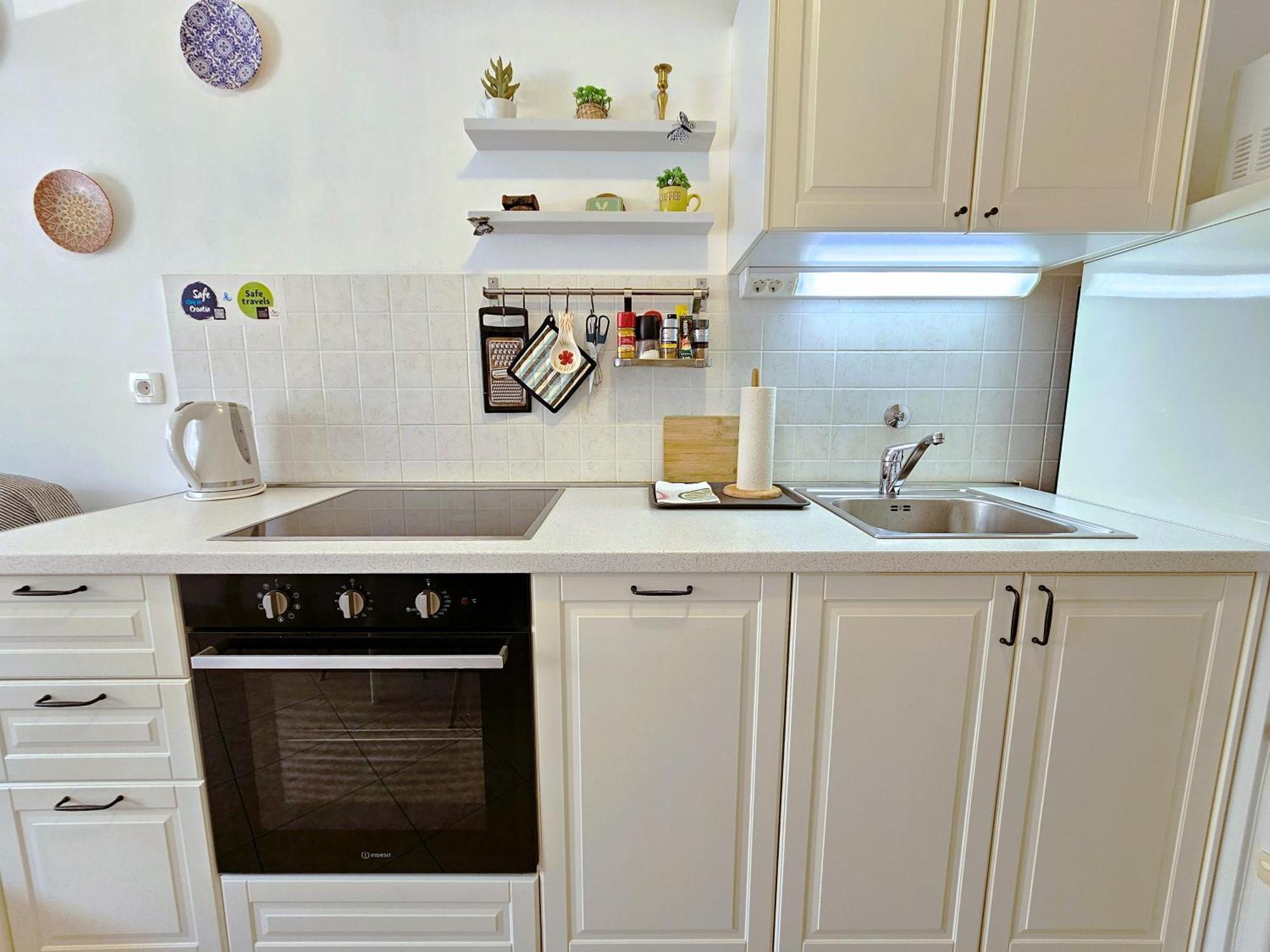 Apartment Romana With A Spacious Terrace สปลิท ภายนอก รูปภาพ